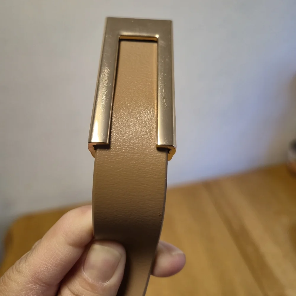 Belt‎ with Timeless Elegance